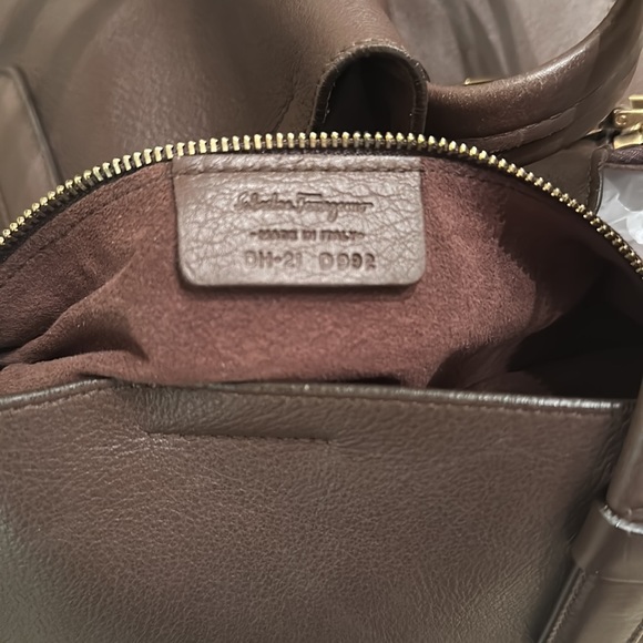 Salvatore Ferragamo Verve tote - Picture 9 of 9